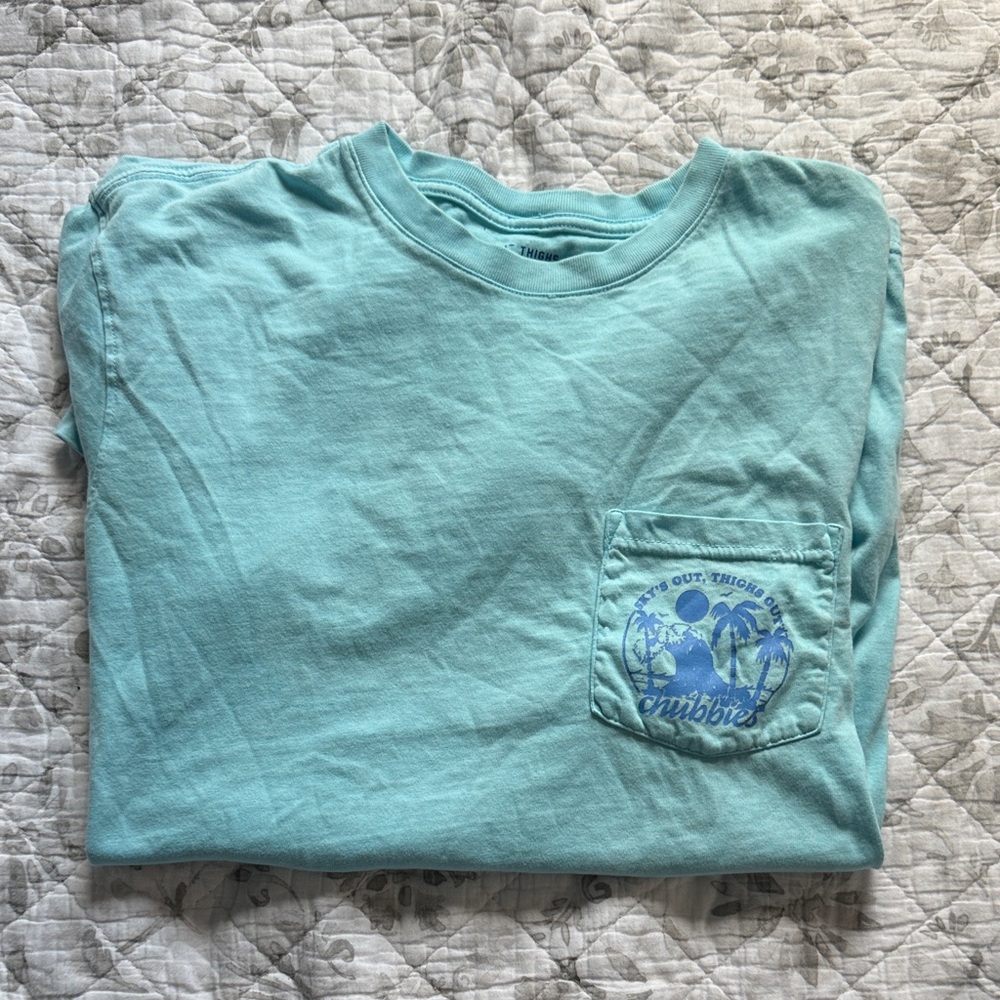 EUC Chubbies “Sky’s Out, Thighs Out.” tee S